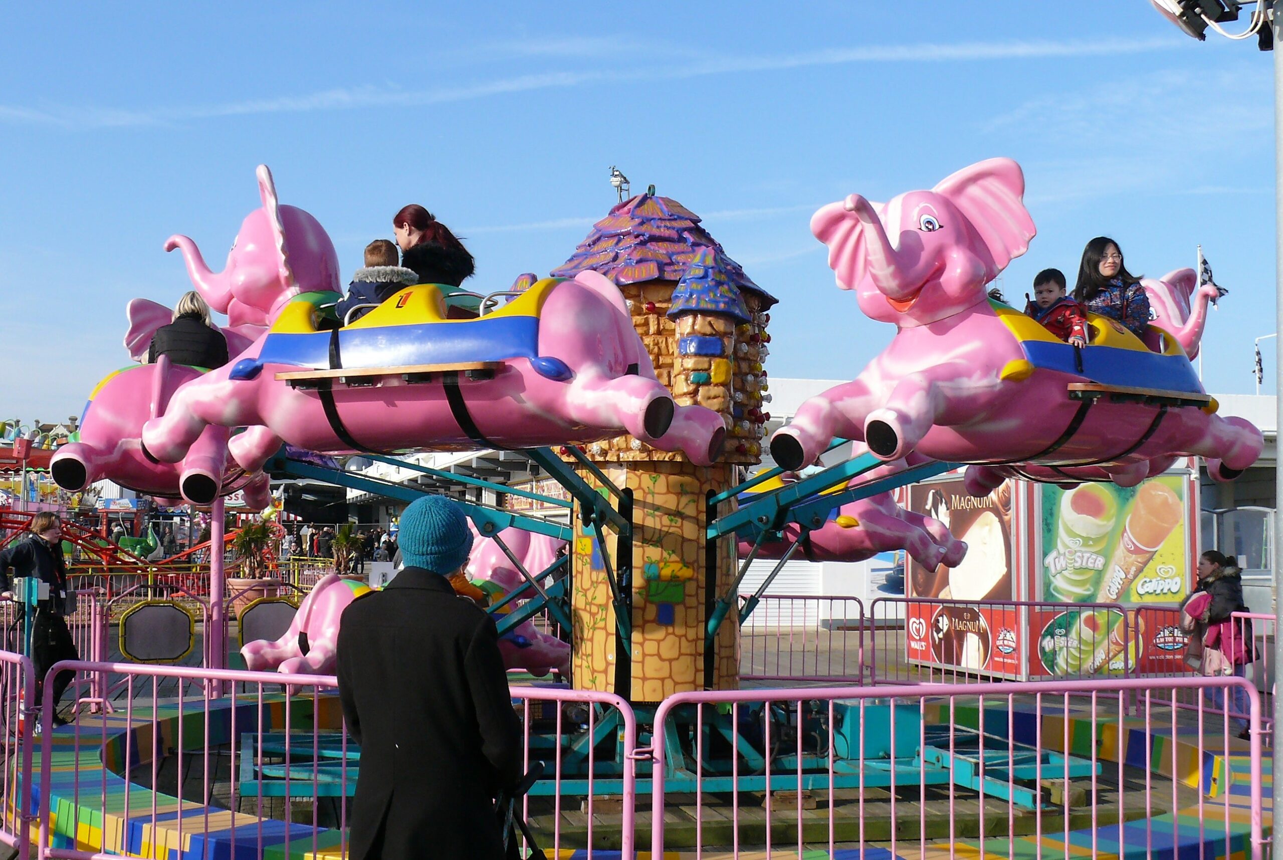 New main season at Clacton Pier gets off to a flying start - Clacton Pier